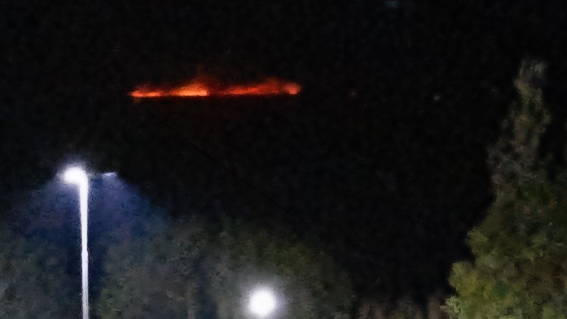 Las quemas se divisaban este miércoles a la noche frente a Rosario.