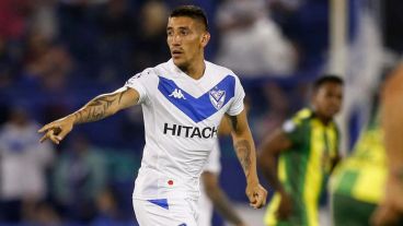 Centurión está en conflicto con Vélez y no juega desde abril, cuando estaba en San Lorenzo.