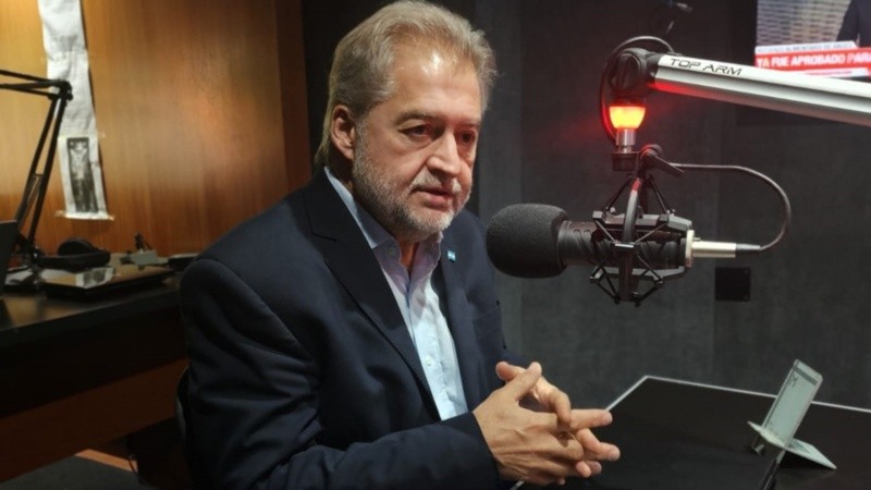 El diputado estuvo en los estudios de Radio 2.