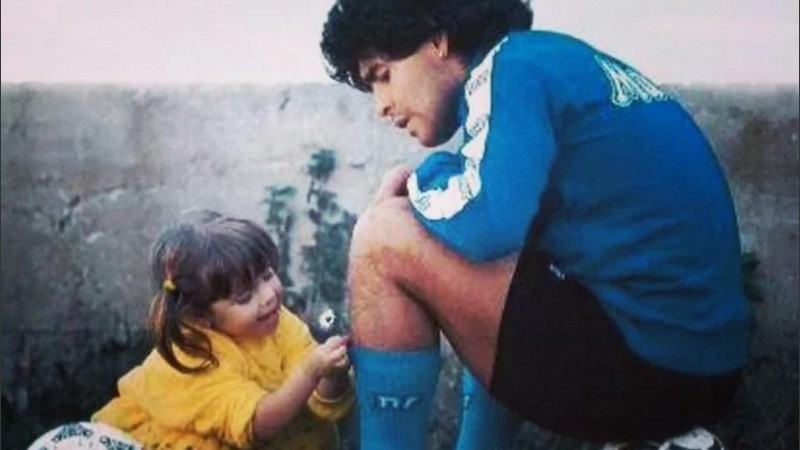 La imagen de Dalma y Diego Maradona.