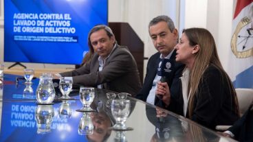 "Debemos apoyar a los vecinos que hacen las cosas bien y no perjudicarlos con requisitos", sostuvo Bruera.