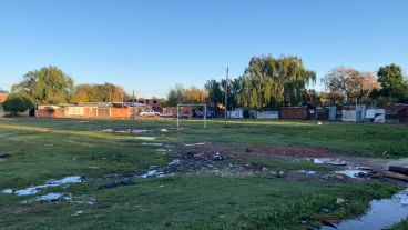 Ocho búnkeres rodean la canchita de fútbol de Cerrillos al 3800, según la causa.
