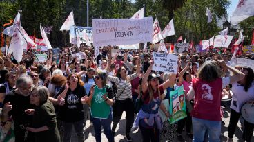 El gremio de los docentes públicos santafesinos sostiene que los descuentos se duplicaron y hasta triplicaron.