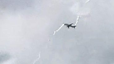 Nadie resultó herido y el avión aterrizó sin problemas pese al impacto del rayo.