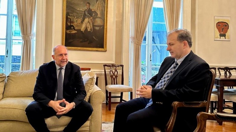 Perotti con el cónsul argentino en Nueva York, Santiago Villalba.