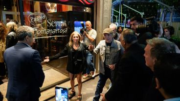 Serrat estuvo presente este viernes por la noche en la esquina del bar El Cairo.