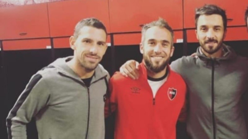 Los amigos se juntaron a comer un asado y hubo sorpesa. 