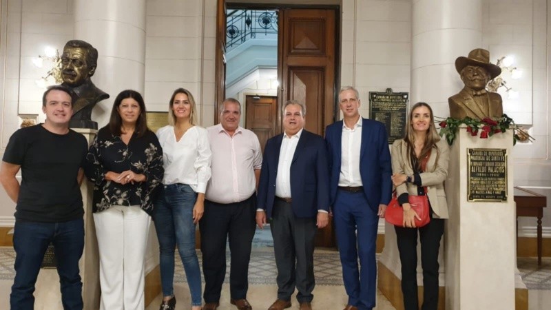 Socialistas y radicales en la Legislatura. Ahora buscan replicar la imagen en el Concejo Municipal y con Javkin.