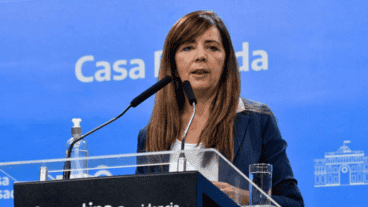 La portavoz de la Presidencia pidió perdón por sus dichos a través de Twitter.