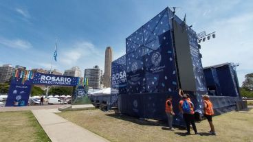 Este viernes al mediodía se seguían con los preparativos para la fiesta de la noche.