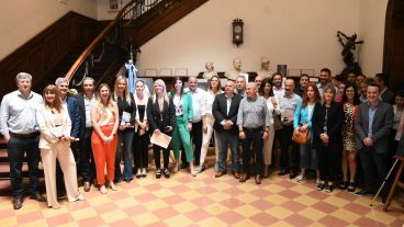 Todos menos el pullarismo. Los distintos sectores opositores que se reunieron en el Palacio Vasallo.