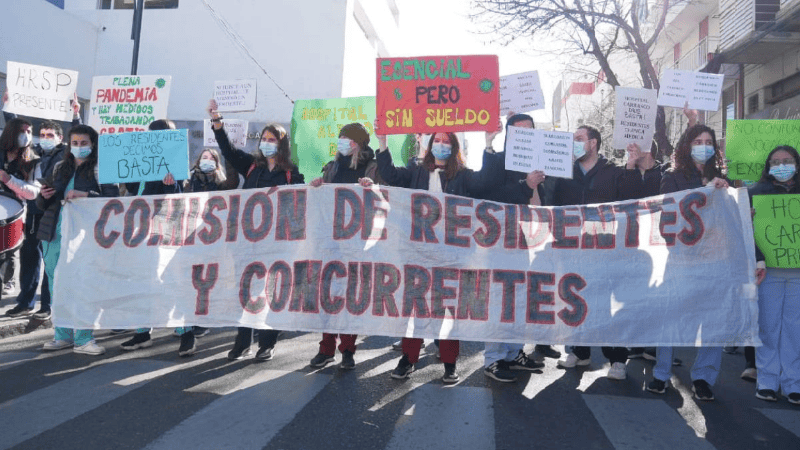 Se multiplicaron las protestas de médicos residentes por mejoras en las condiciones laborales