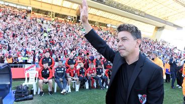 El Muñeco dirigió, ahora sí, su último partido.