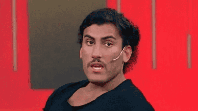 Se cansó de la exposición y 