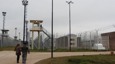 La mujer fue detenida en el ingreso a Piñero.