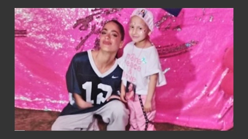 Una foto para siempre con su ídola.