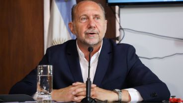 El gobernador se refirió a temas educativos durante un acto en Rosario.