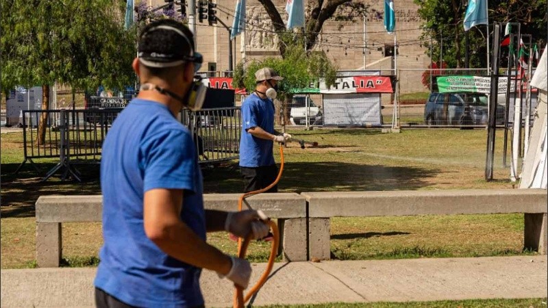 Los operativos tienen por objetivo el control del mosquito culex, una especie que suele frecuentar en grandes poblaciones y picar en cualquier parte del cuerpo.