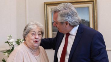 Alberto Fernández y Hebe de Bonafini durante un encuentro en Casa Rosada en 2020