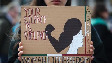 Una imagen de las protestas que se desarrollaron en Europa el último sábado en apoyo a las protestas iraníes y tras la muerte de Mahsa Amini