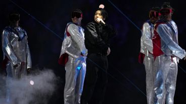 Se convirtió en el primer artista surcoreano en encabezar la inauguración de una Copa del Mundo.