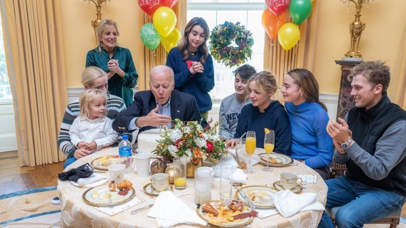 Su esposa Jill publicó una foto de una celebración familiar.