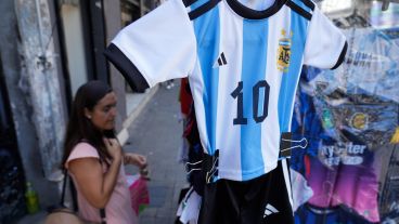 "Las camisetas van desde los 2 mil hasta 4 mil 500 pesos".