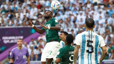 El equipo saudí se hizo fuerte de arriba.