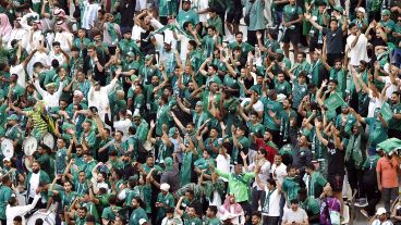 Locura árabe en Qatar tras el triunfo por 2 a 1 a la Argentina de Messi.