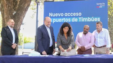 Perotti en la apertura de licitaciones este martes