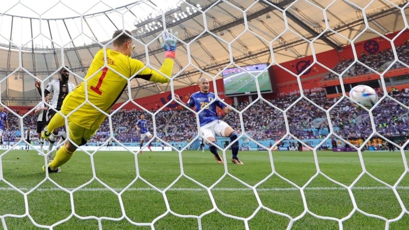 Gol de Japón declarado fuera de juego durante el partido.