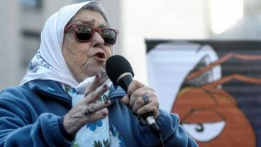 Hebe de Bonafini casi no habló en esa reunión con los chicos del centro de estudiantes del Superior de Comercio.