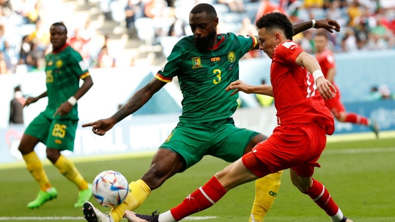 En el Al Janoub Stadium dirige la terna argentina: Facundo Tello, asistido por Ezequiel Brailovsky y Gabriel Chade.