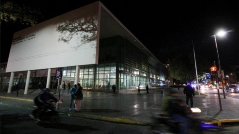 El hombre derivado al Heca tenía heridas de bala en la pierna y la espalda.