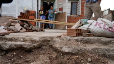 El piso de la casa ahora es la vereda pública en Valparaíso y pasaje Independencia.