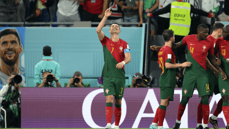 Cristiano Ronaldo hizo historia en los mundiales y marcó en cinco torneos diferentes. 