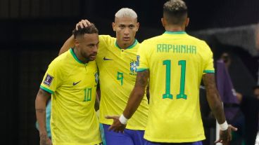 Richarlison anotó los dos goles de Brasil.