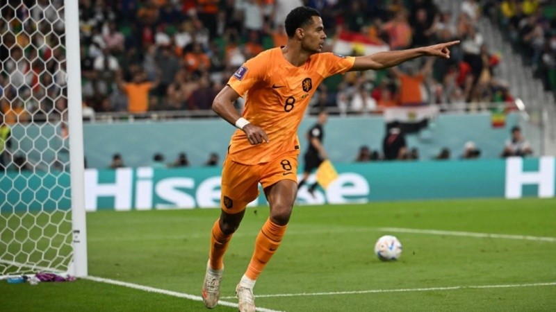 Países Bajos pegó primero en el partido de la segunda fecha del Grupo A ante Ecuador