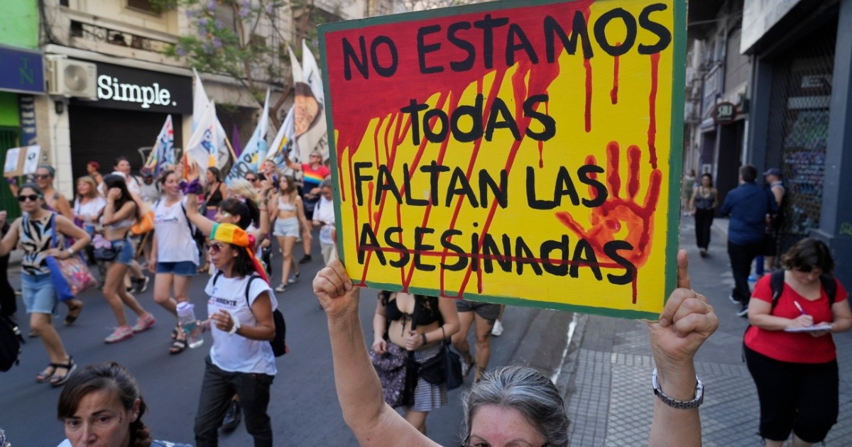 25N: Prime foto della marcia contro la violenza sulle donne a Rosario