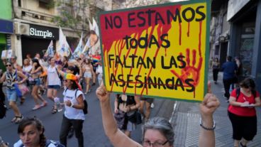 Comenzó la marcha por el Día Internacional de la No Violencia hacia las mujeres.