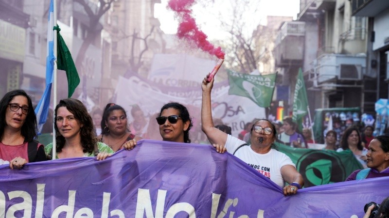 Comenzó la marcha por el Día Internacional de la No Violencia hacia las mujeres.
