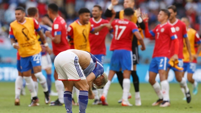 Los ticos celebraron la victoria ante Japón.