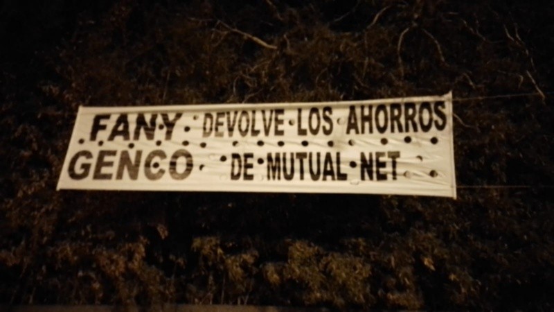 Más pasacalles de ahorristas que denuncian una estafa en la Asociación Mutual Net