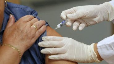 Las autoridades recomiendan completar esquemas de vacunación y aumentar los cuidados para evitar contagios.