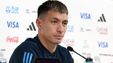  "Como jugadores tenemos que adaptarnos a cualquier sistema. Trabajamos bastante para estar preparados como con línea de 3 y de 4", expresó.