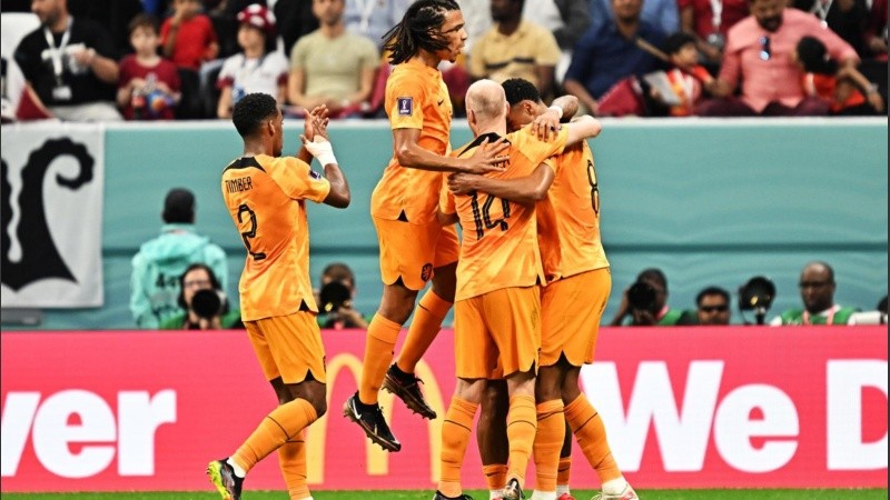 Países Bajos viene de igualar ante Ecuador y quiere hacer valer su jerarquía con Qatar para clasificar en el primer puesto.