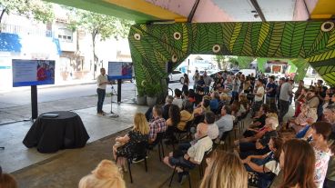 La presentación de Javkin del espacio recuperado bajo el viaducto