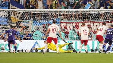 Mac Allister y la apertura del marcador frente a Polonia.