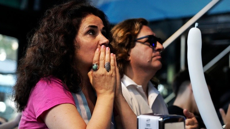 Así vivieron los rosarinos el triunfo de Argentina en uno de los tradicionales bares de la ciudad.