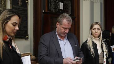 Milman junto a sus asesoras.